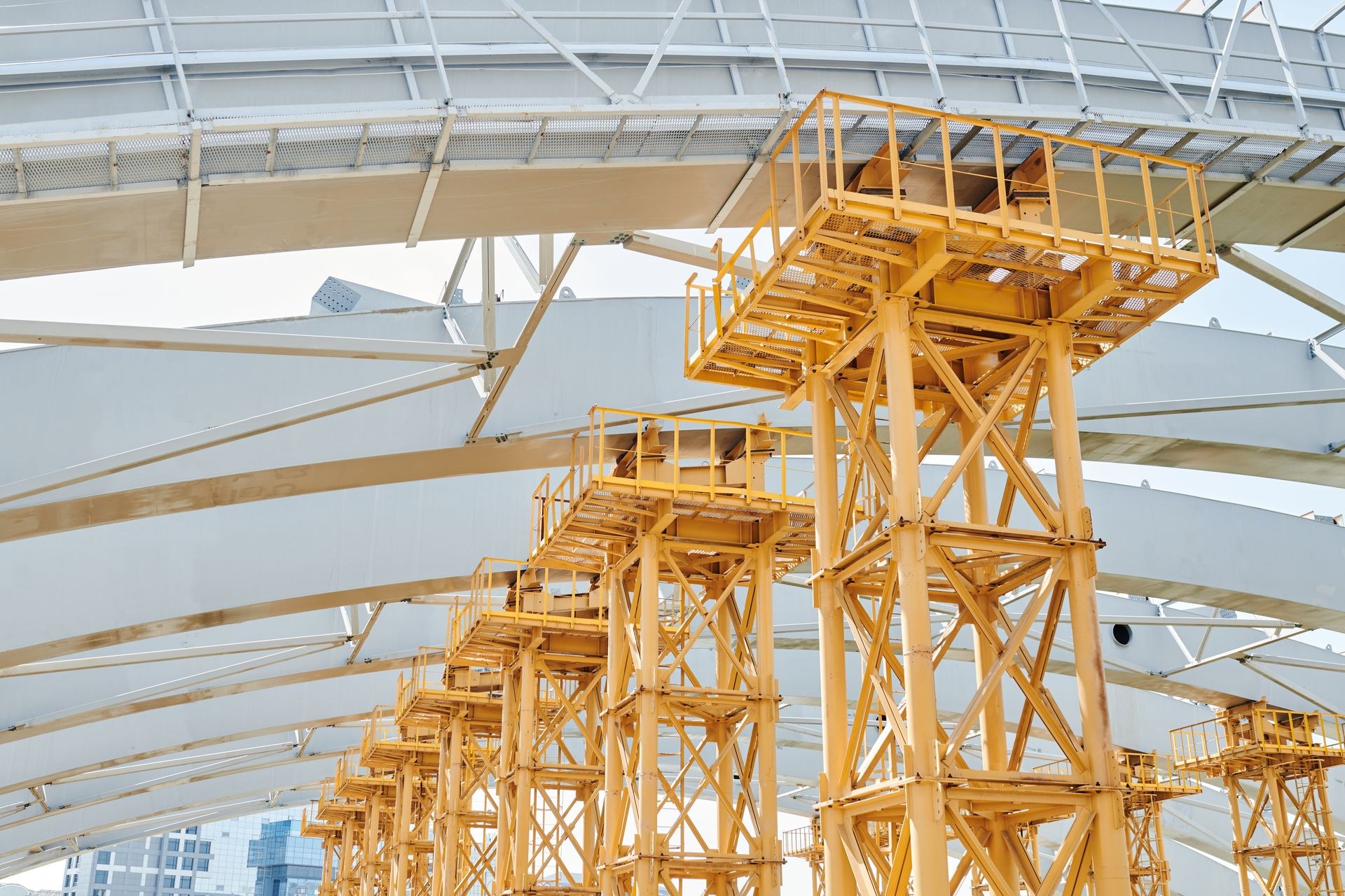 Steel scaffolding and metal construction requiring protective coatings